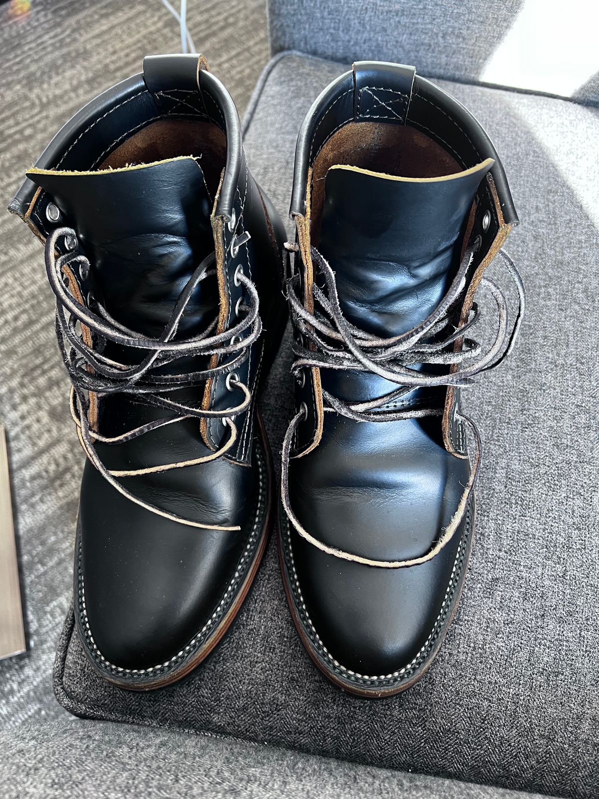 Photo by Rameshpondhe on November 8, 2023 of the Santalum x PTC The Klondike Service Boot in S.B. Foot Black Klondike.