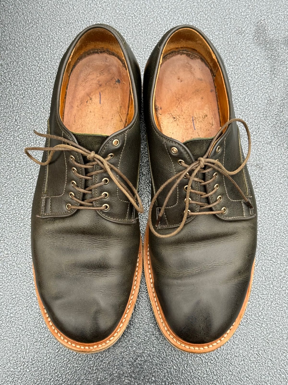 Photo by yeolderoberto on December 2, 2023 of the Viberg Derby Shoe in C.F. Stead Military Green Waxed Kudu.