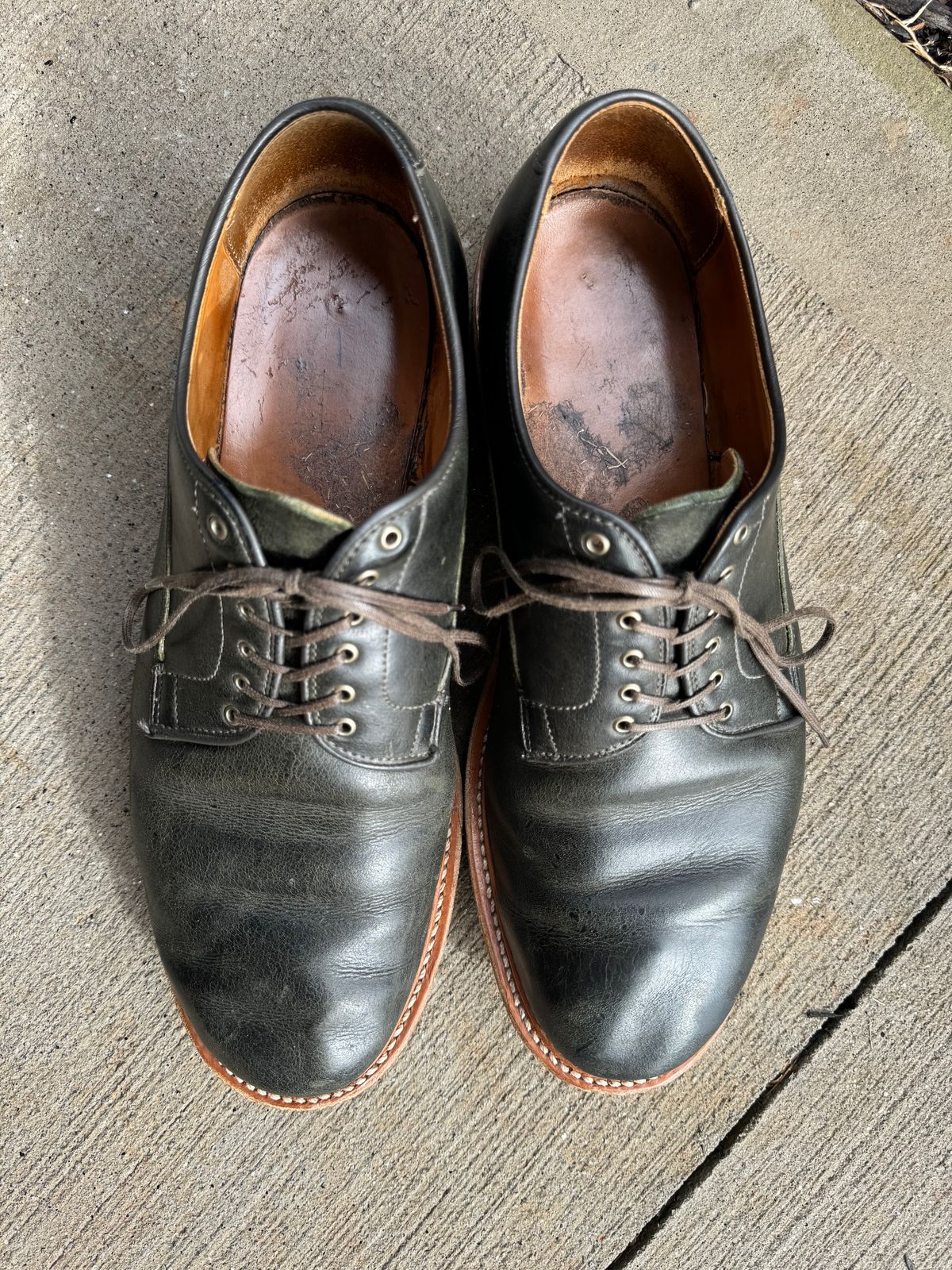 Photo by yeolderoberto on March 2, 2024 of the Viberg Derby Shoe in C.F. Stead Military Green Waxed Kudu.