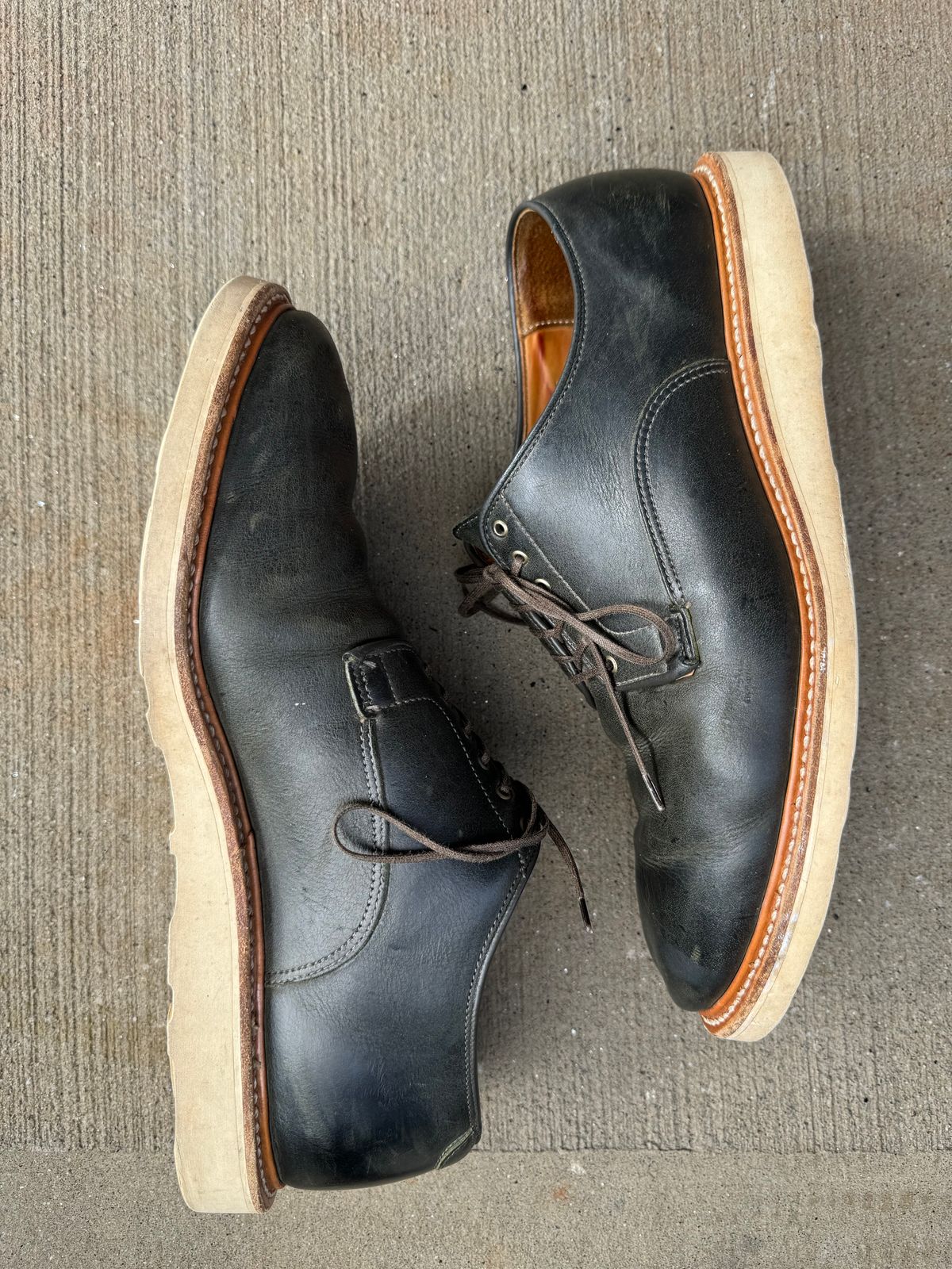 Photo by yeolderoberto on March 2, 2024 of the Viberg Derby Shoe in C.F. Stead Military Green Waxed Kudu.