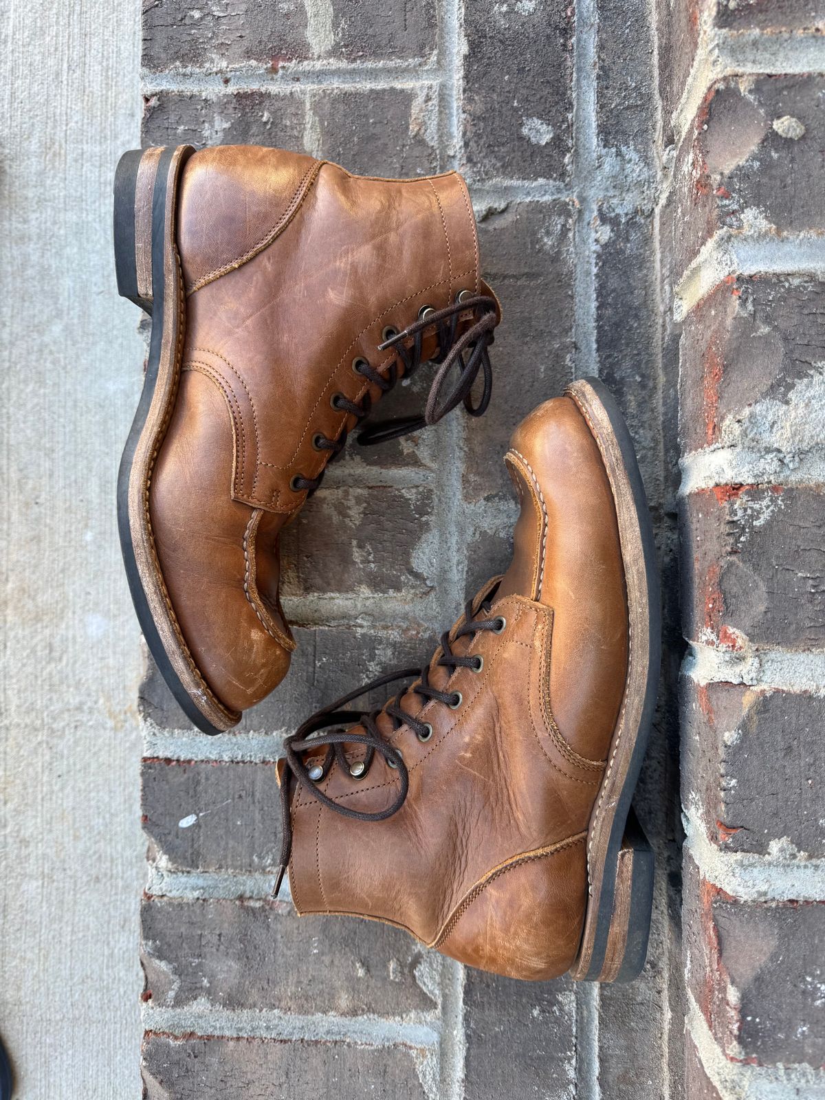 Photo by yeolderoberto on December 4, 2024 of the Truman Moc Toe in British Tan Grizzly.