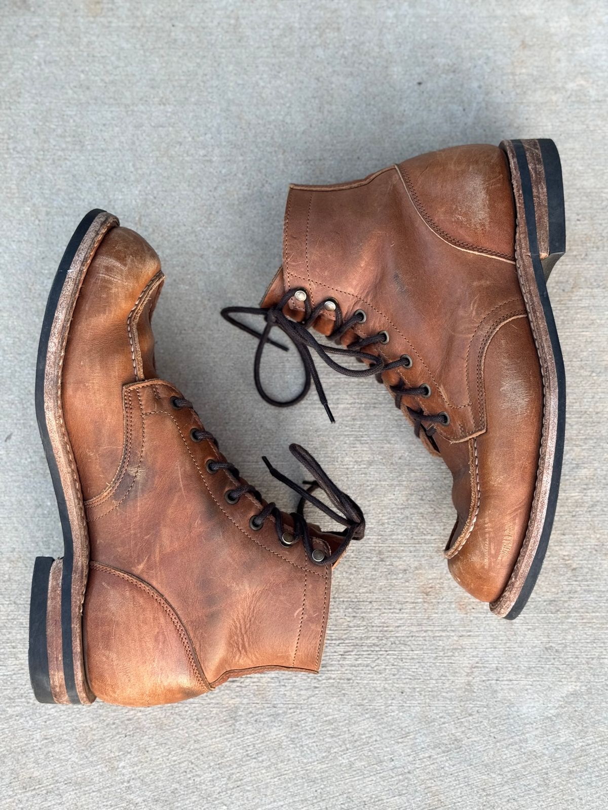 Photo by yeolderoberto on February 4, 2025 of the Truman Moc Toe in British Tan Grizzly.