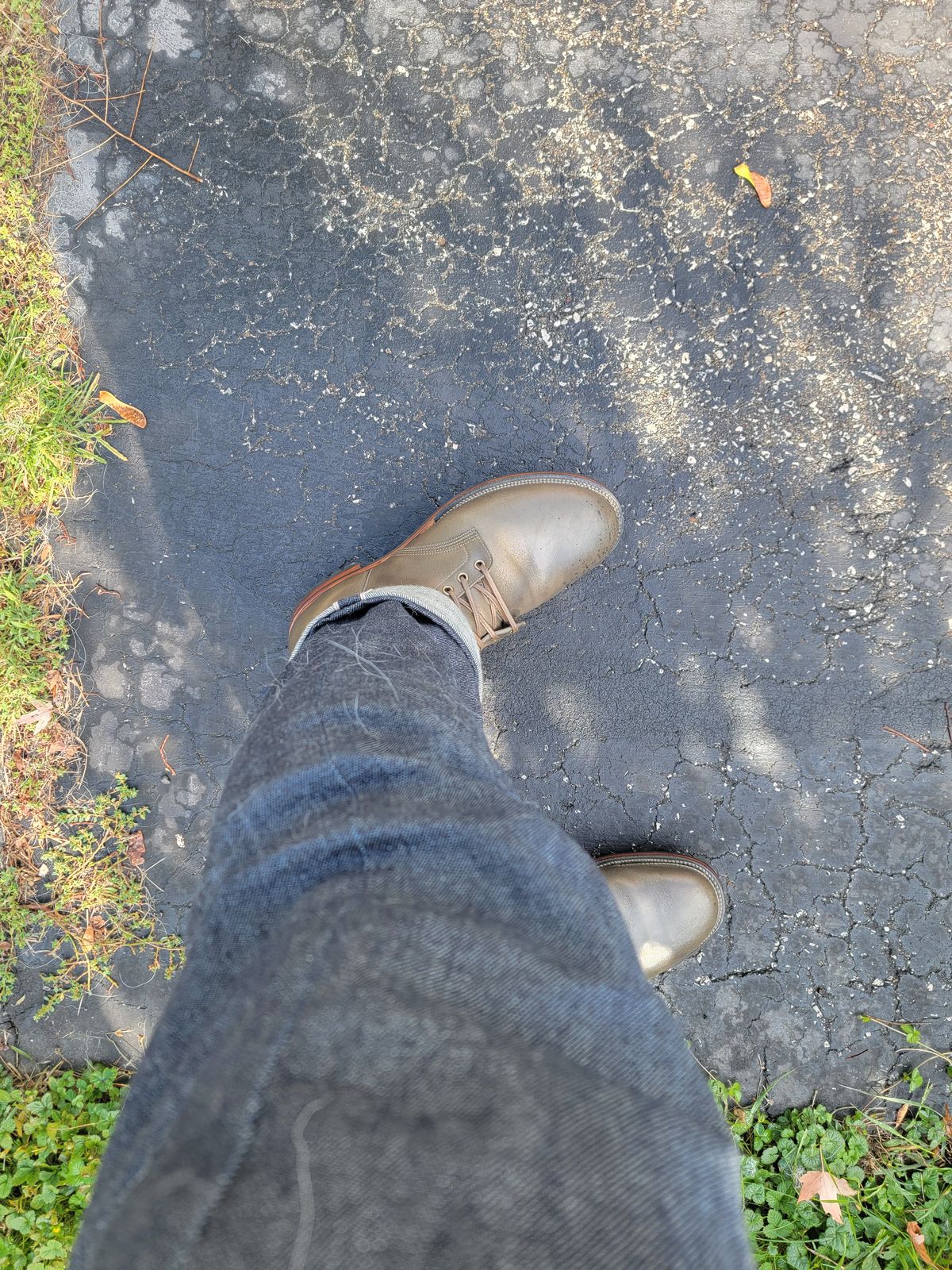 Photo by tempesttost on October 7, 2023 of the Viberg Boondocker in Maryam Olive TPR Horsebutt.