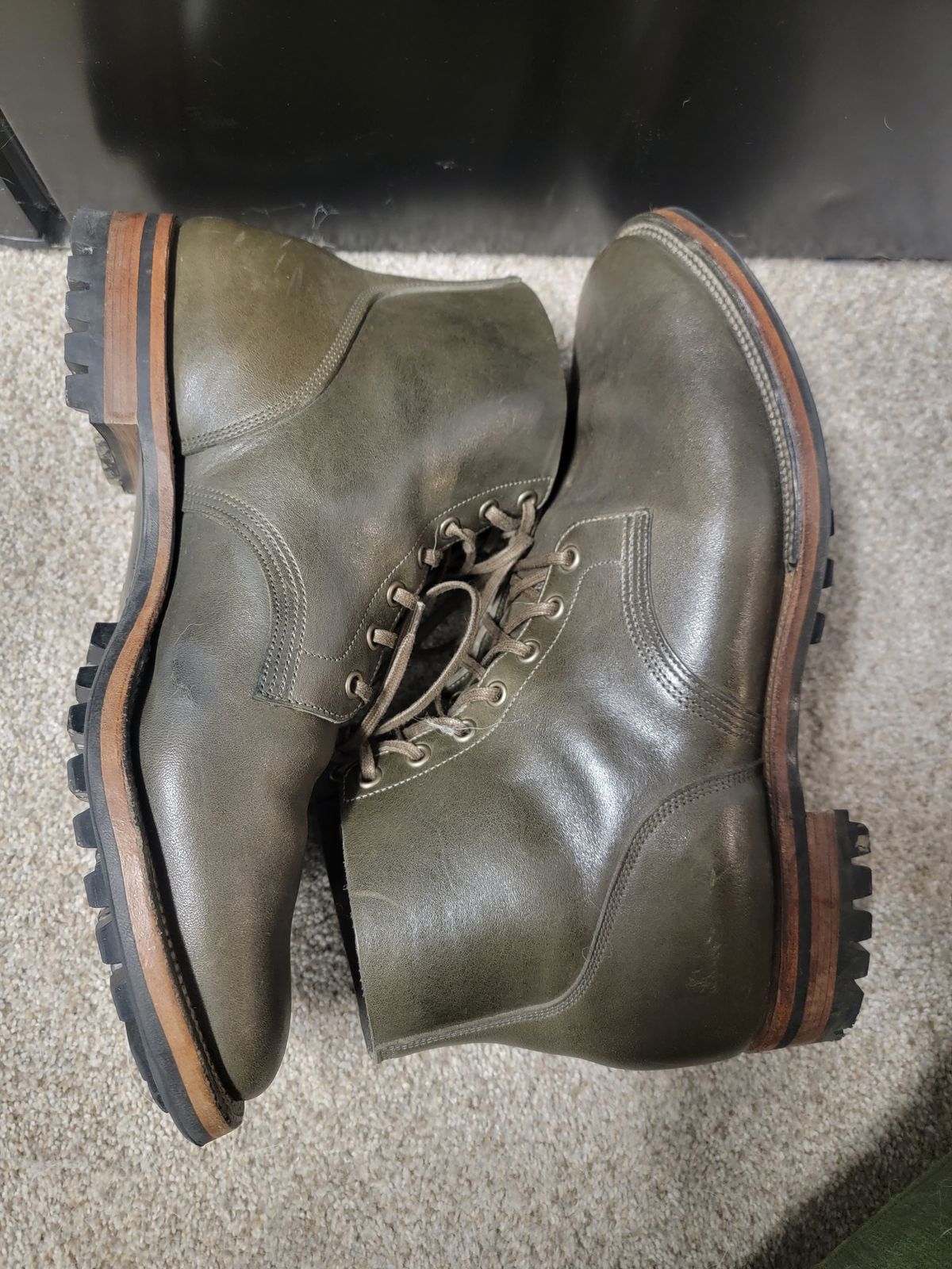 Photo by tempesttost on November 3, 2023 of the Viberg Boondocker in Maryam Olive TPR Horsebutt.