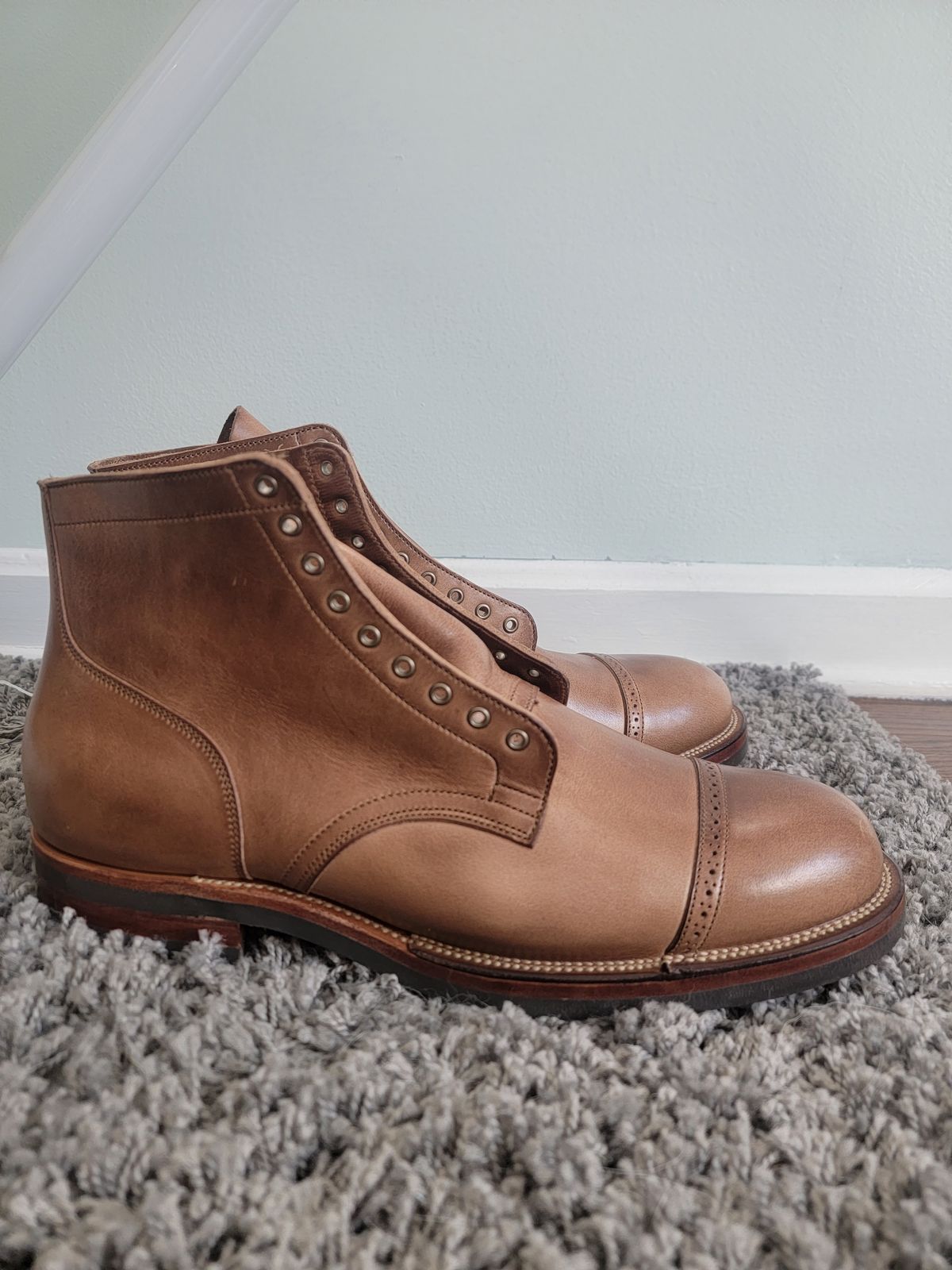 Photo by tempesttost on October 7, 2023 of the Viberg Service Boot BCT in Horween Natural Chromexcel.