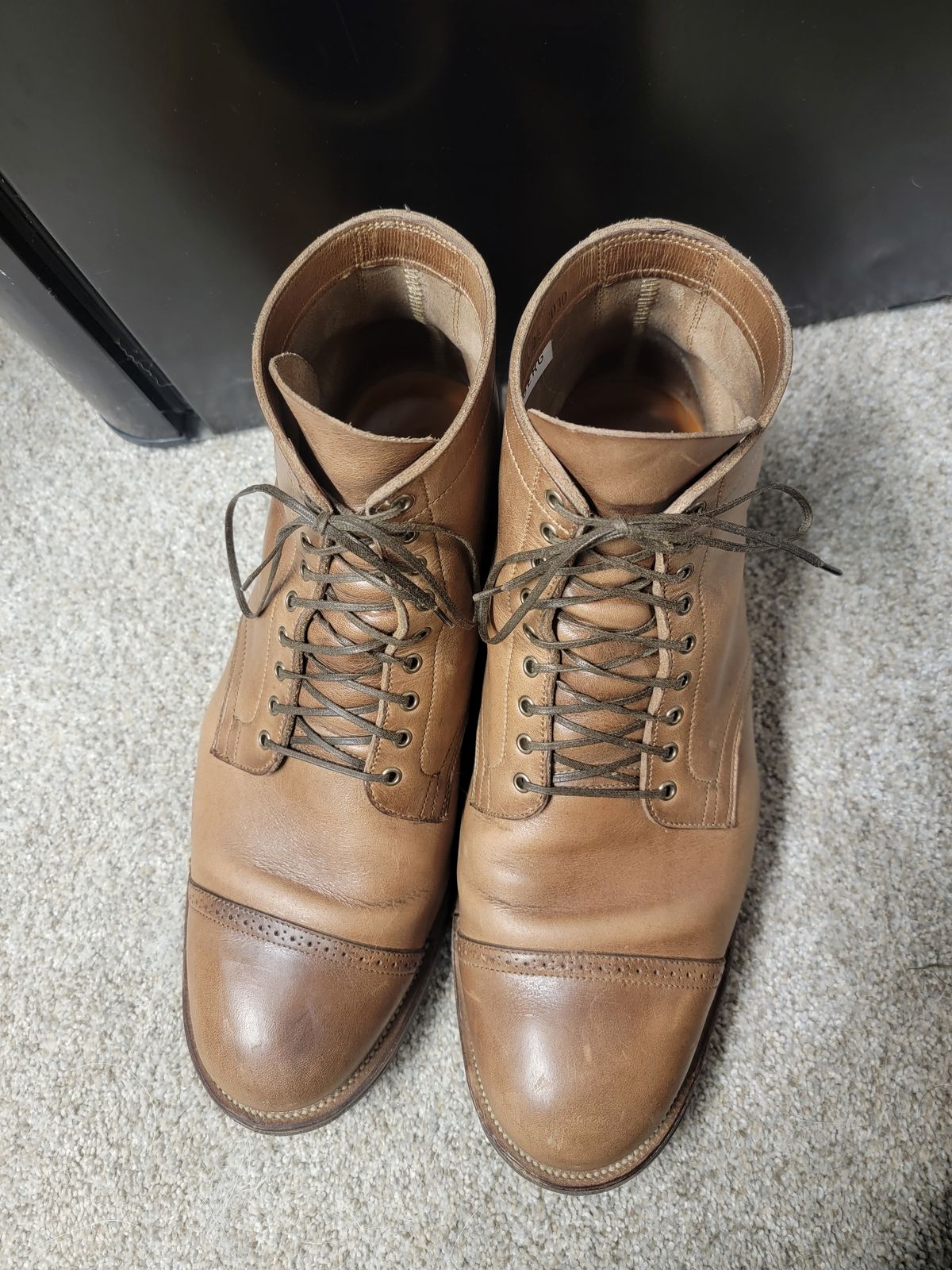 Photo by tempesttost on November 3, 2023 of the Viberg Service Boot BCT in Horween Natural Chromexcel.