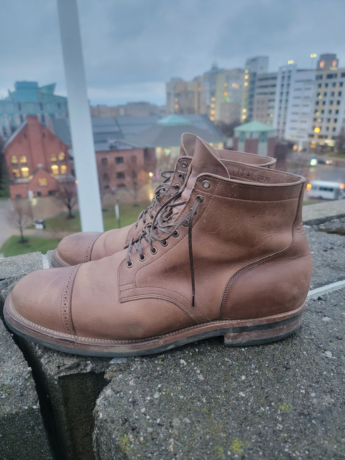 Photo by tempesttost on December 5, 2023 of the Viberg Service Boot BCT in Horween Natural Chromexcel.