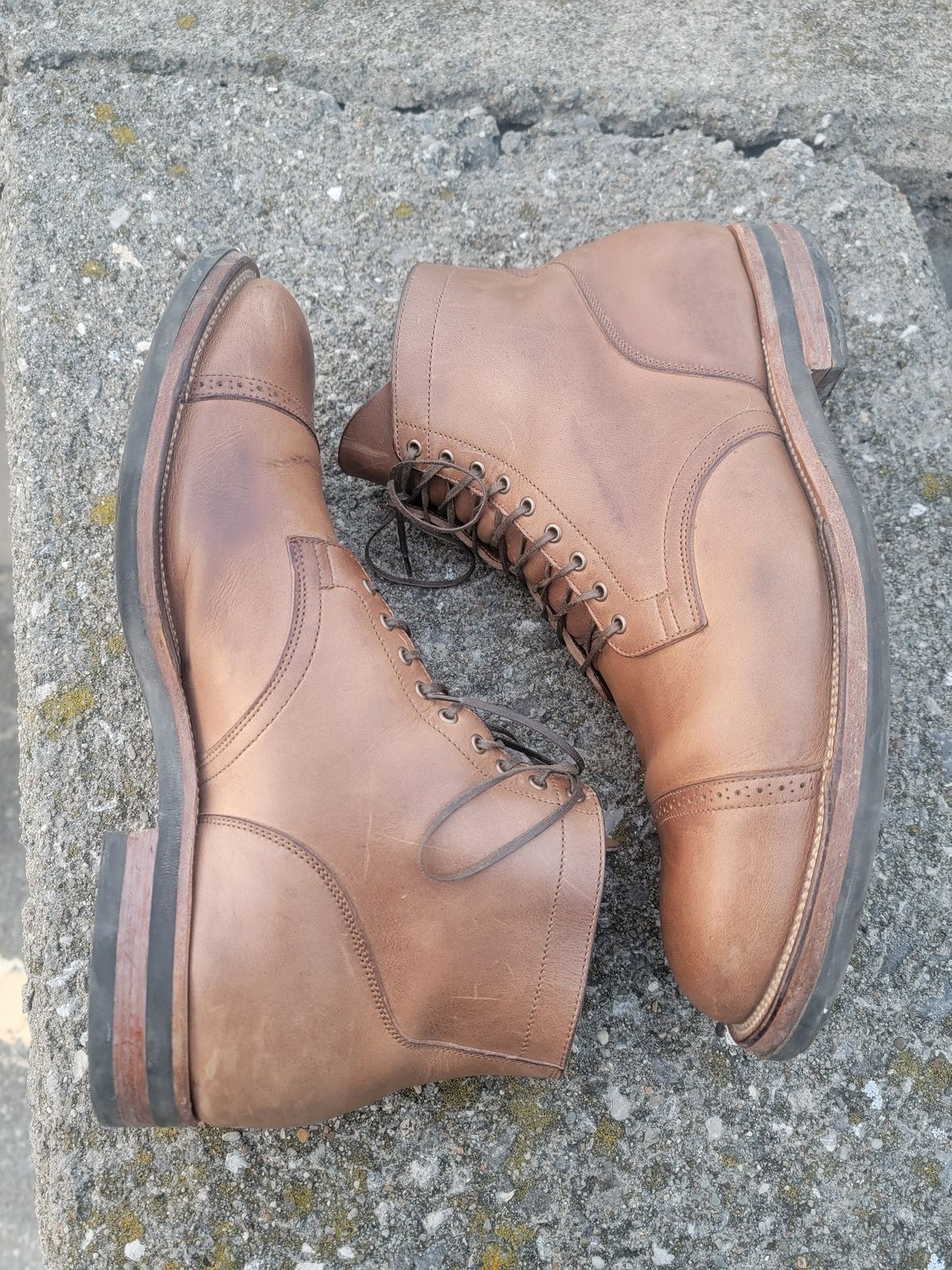 Photo by tempesttost on January 5, 2024 of the Viberg Service Boot BCT in Horween Natural Chromexcel.