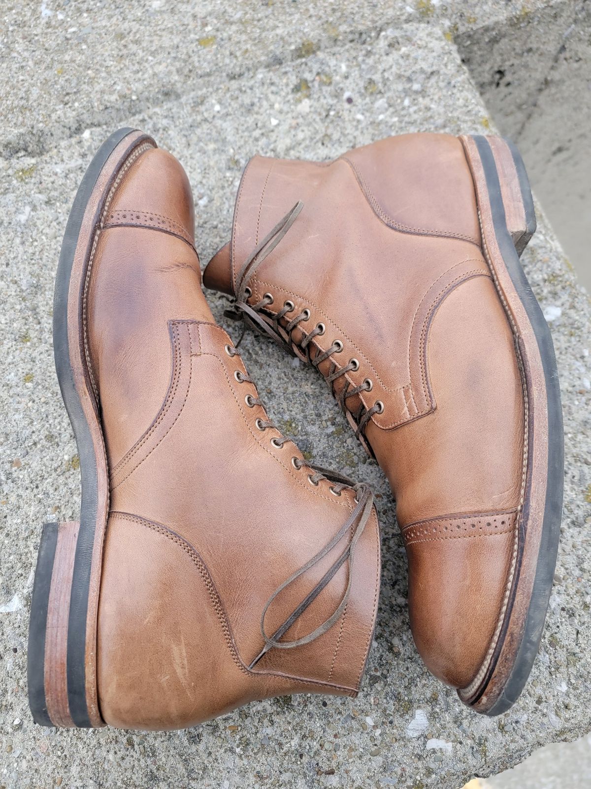 Photo by tempesttost on February 5, 2024 of the Viberg Service Boot BCT in Horween Natural Chromexcel.