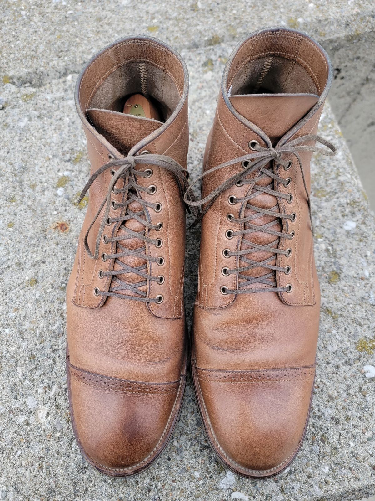 Photo by tempesttost on February 5, 2024 of the Viberg Service Boot BCT in Horween Natural Chromexcel.