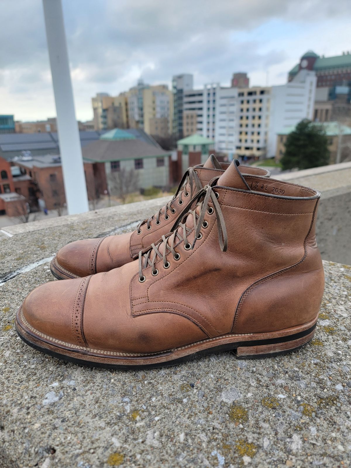 Photo by tempesttost on April 6, 2024 of the Viberg Service Boot BCT in Horween Natural Chromexcel.