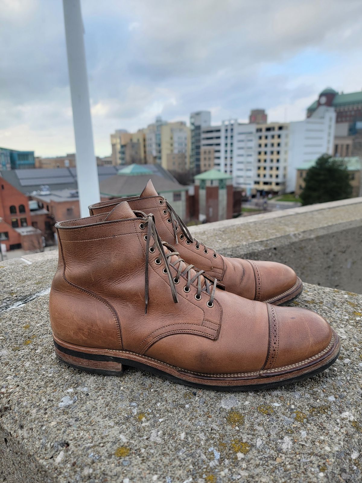 Photo by tempesttost on April 6, 2024 of the Viberg Service Boot BCT in Horween Natural Chromexcel.