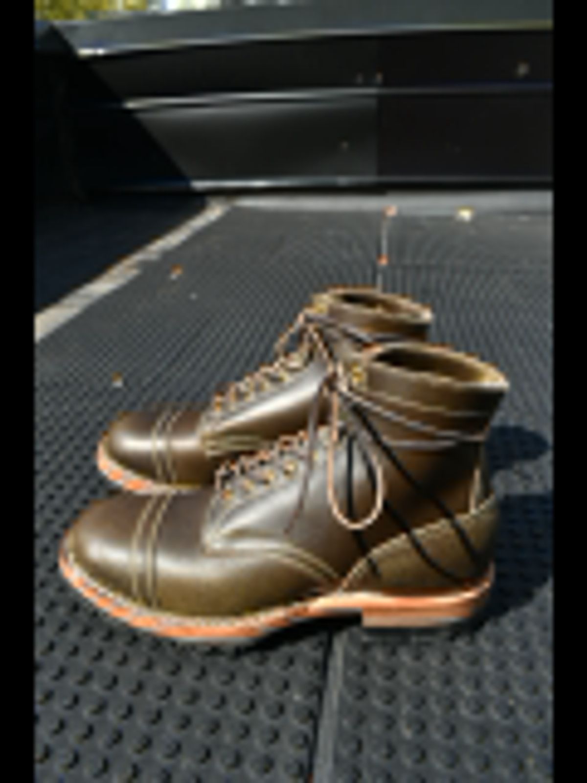 Photo by tempesttost on October 4, 2022 of the White's MP-Sherman Toe Cap in Horween Olive Waxed Flesh.