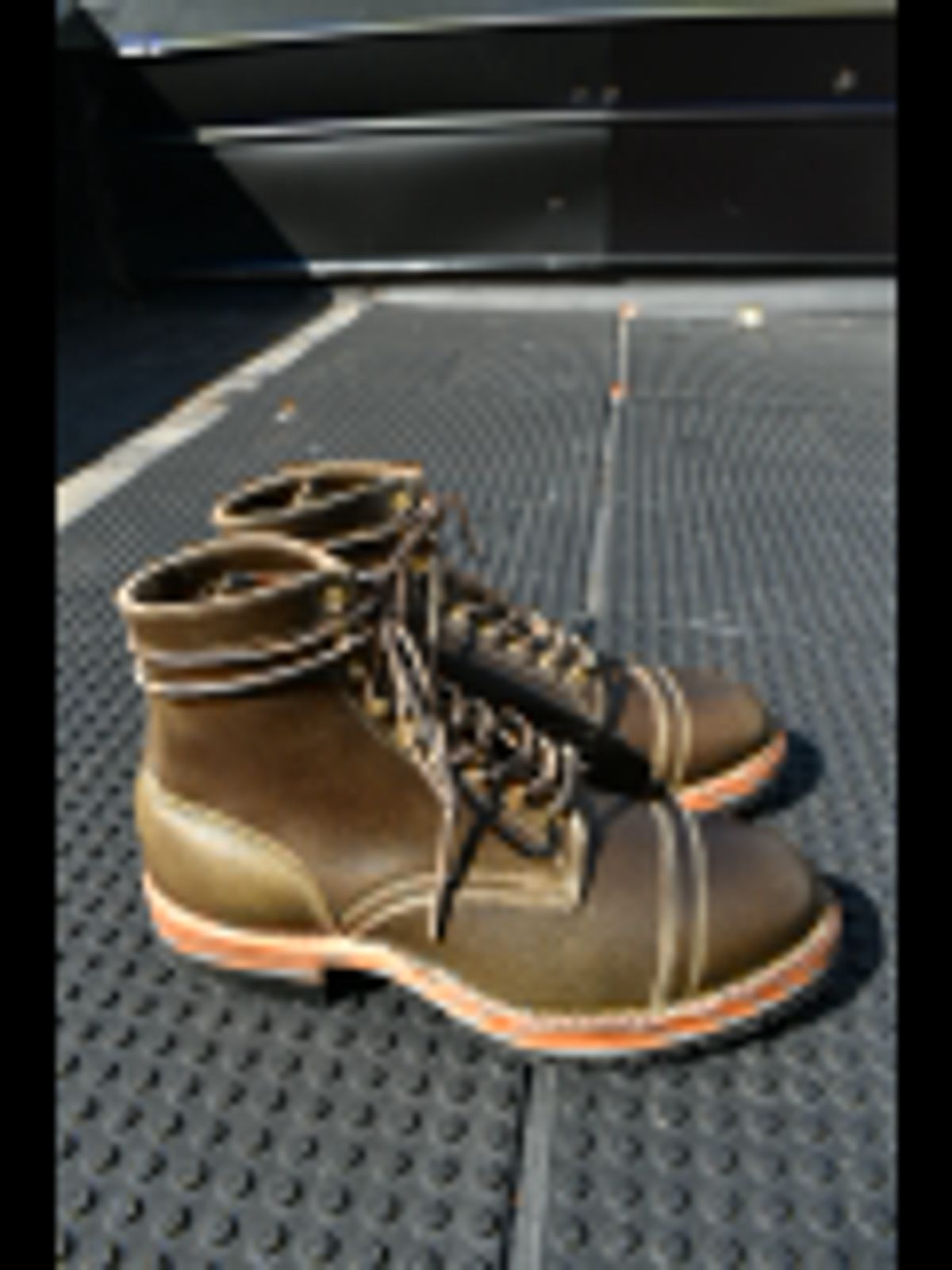 Photo by tempesttost on October 4, 2022 of the White's MP-Sherman Toe Cap in Horween Olive Waxed Flesh.