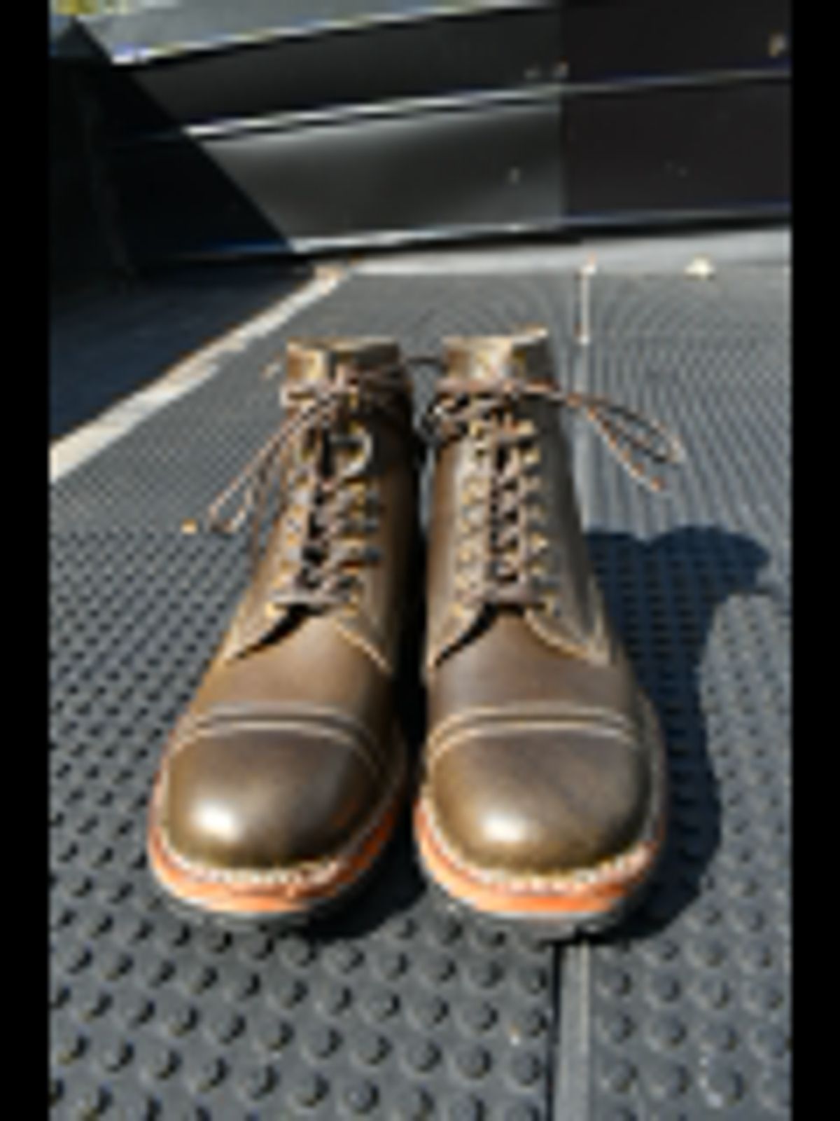 Photo by tempesttost on October 4, 2022 of the White's MP-Sherman Toe Cap in Horween Olive Waxed Flesh.