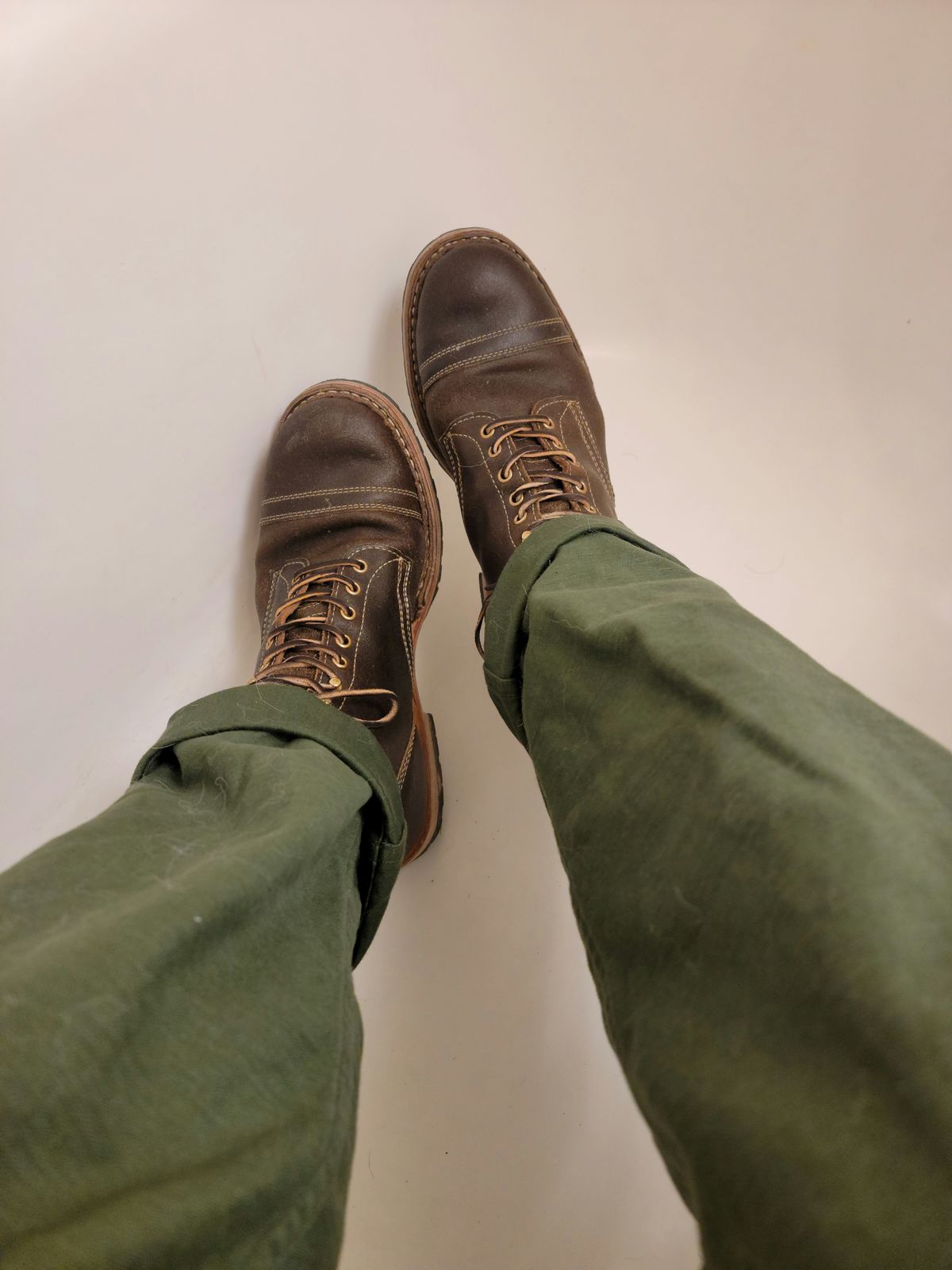 Photo by tempesttost on December 6, 2022 of the White's MP-Sherman Toe Cap in Horween Olive Waxed Flesh.