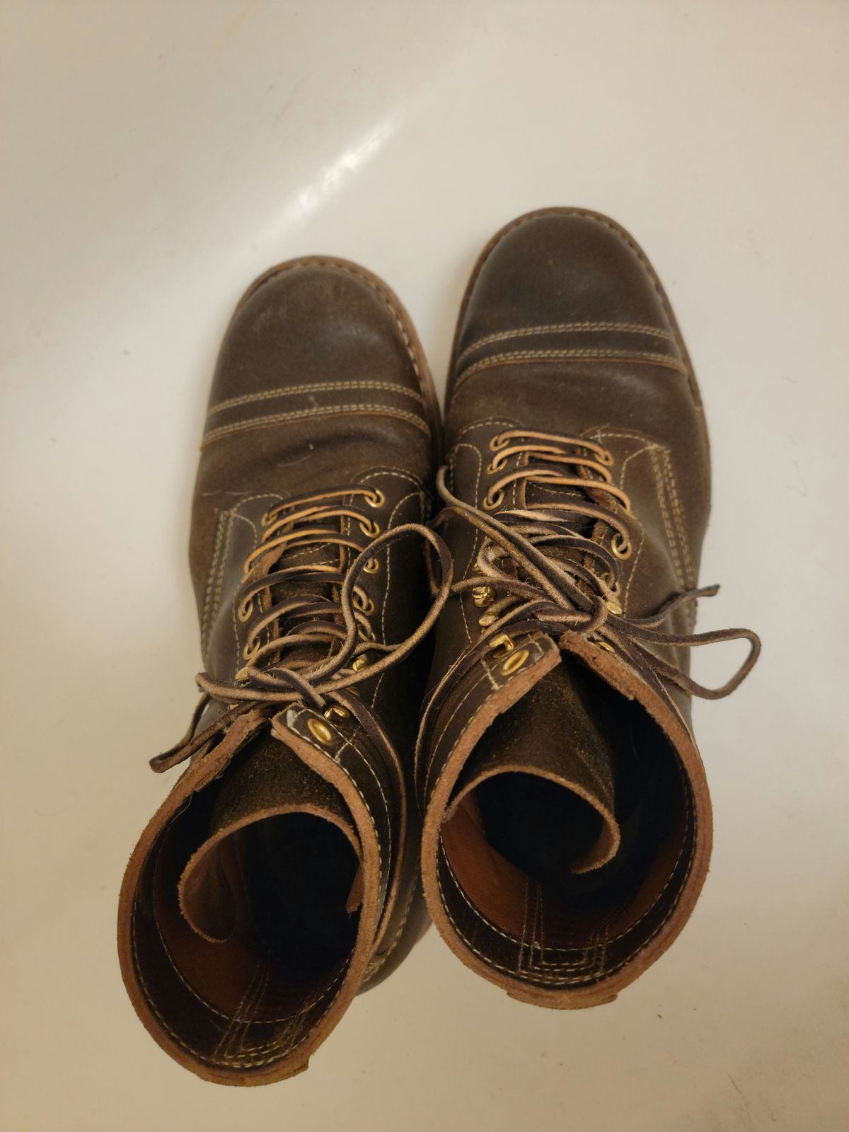Photo by tempesttost on December 6, 2022 of the White's MP-Sherman Toe Cap in Horween Olive Waxed Flesh.