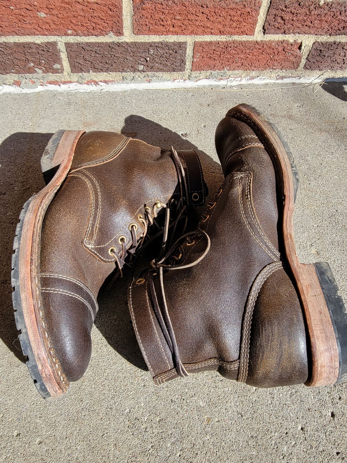 Photo by tempesttost on March 5, 2023 of the White's MP-Sherman Toe Cap in Horween Olive Waxed Flesh.