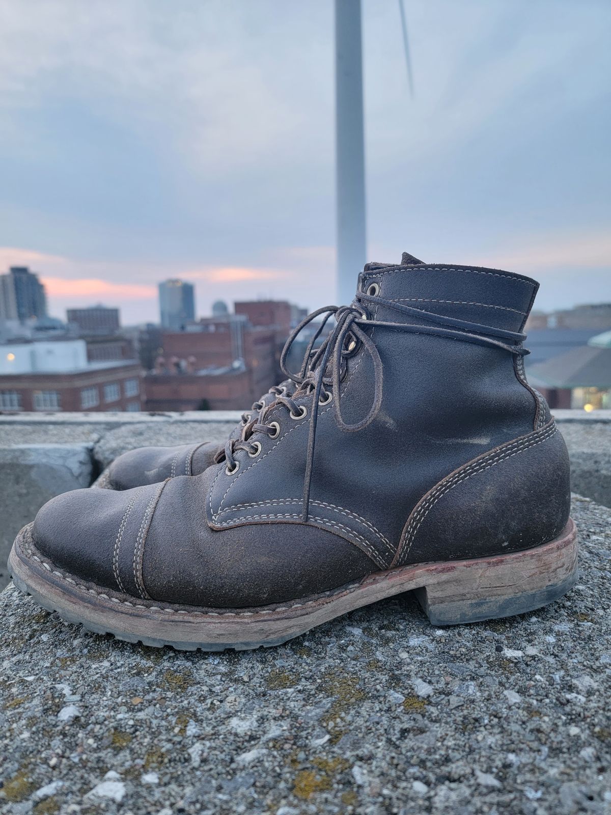 Photo by tempesttost on April 5, 2023 of the White's MP-Sherman Toe Cap in Horween Olive Waxed Flesh.