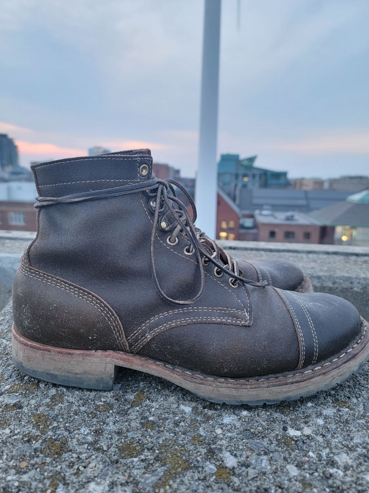 Photo by tempesttost on April 5, 2023 of the White's MP-Sherman Toe Cap in Horween Olive Waxed Flesh.