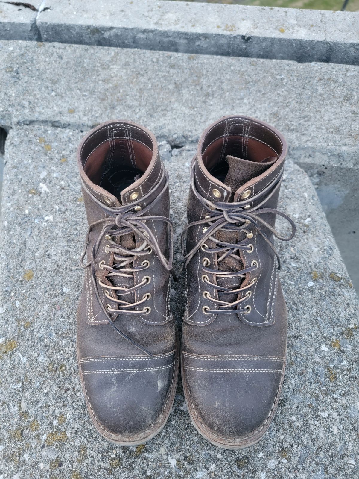 Photo by tempesttost on April 5, 2023 of the White's MP-Sherman Toe Cap in Horween Olive Waxed Flesh.