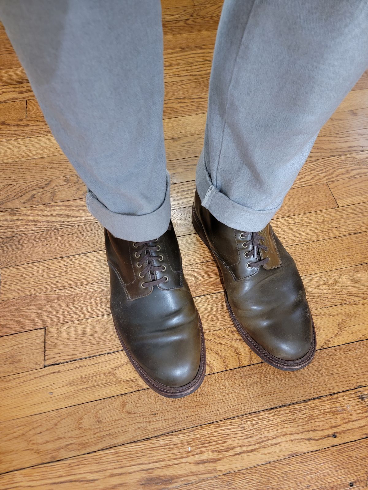 Photo by tempesttost on May 6, 2022 of the Grant Stone Edward Boot in Horween Maduro Shell Cordovan.