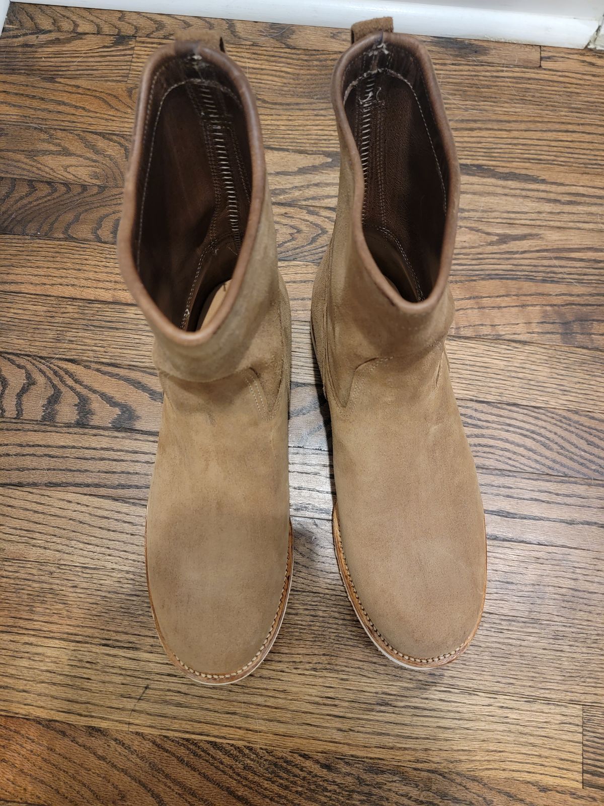 Photo by tempesttost on December 9, 2023 of the Viberg Roper Boot in Horween Natural Chromexcel Roughout.