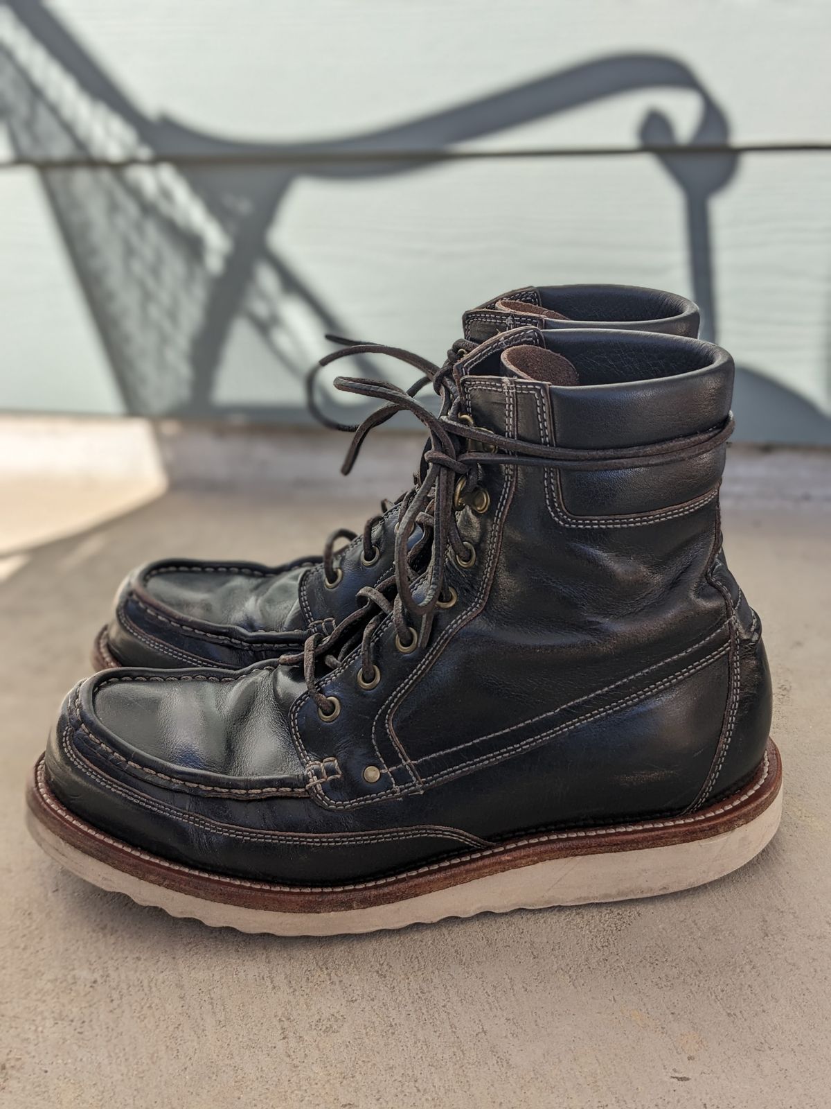 Photo by sunnypizzle on February 2, 2025 of the Grant Stone Field Boot in Horween Black Chromexcel.