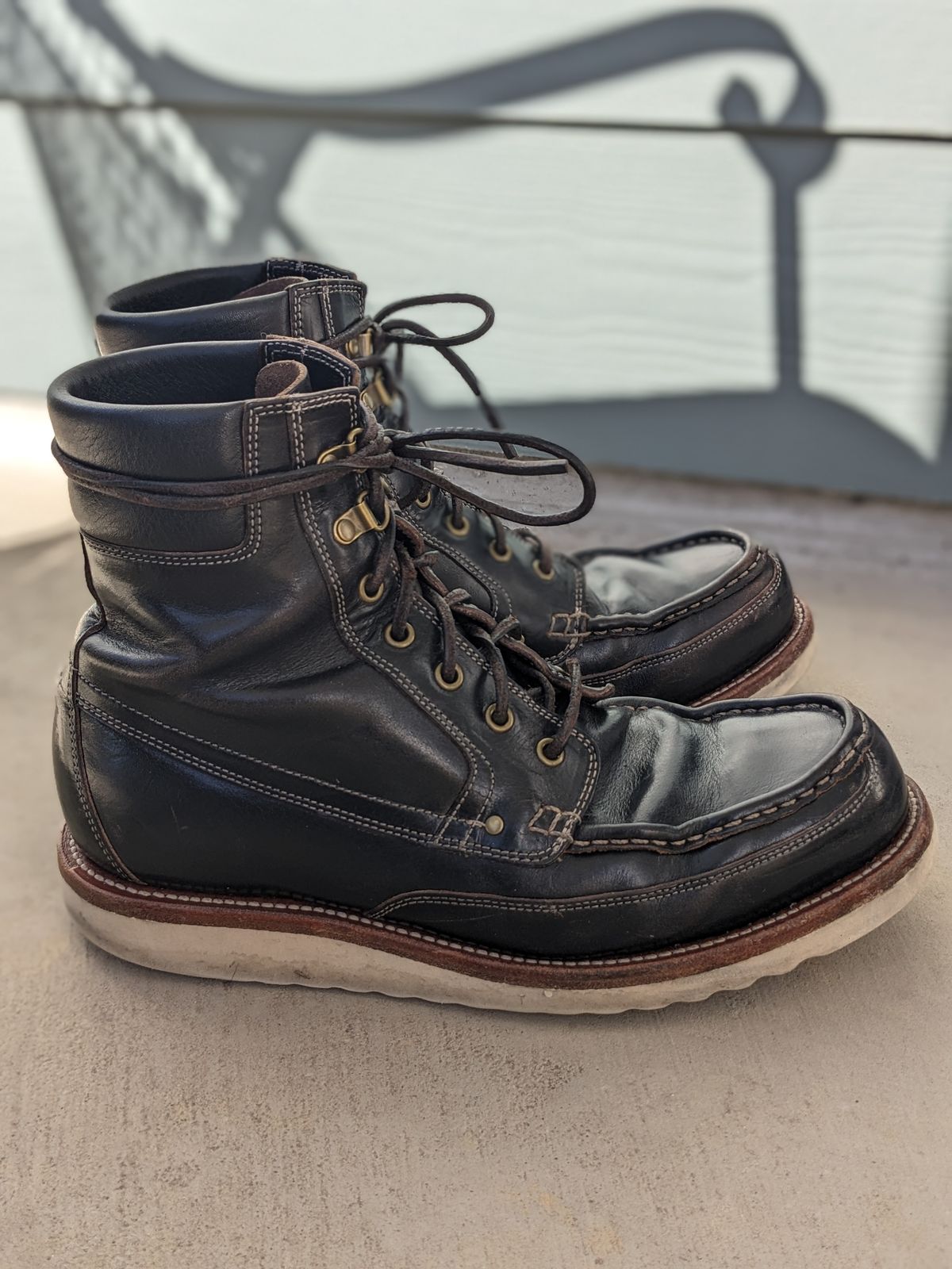 Photo by sunnypizzle on February 2, 2025 of the Grant Stone Field Boot in Horween Black Chromexcel.