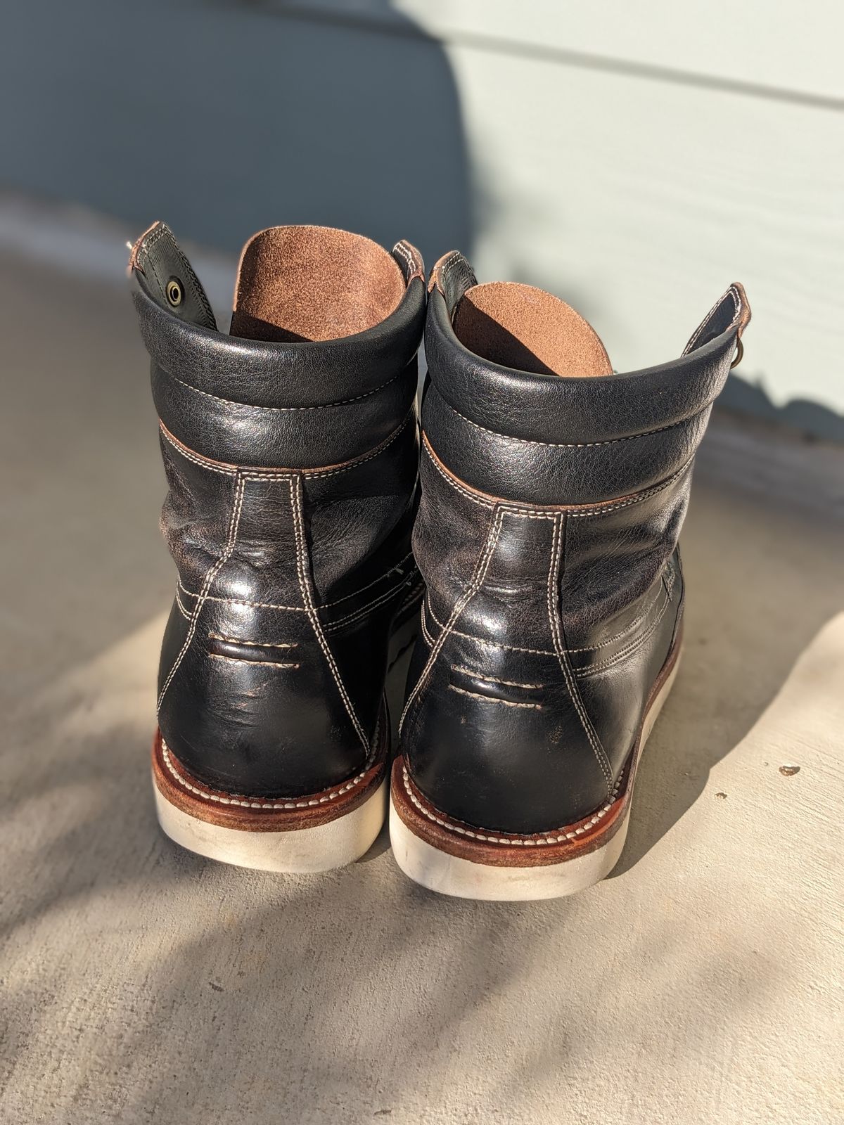Photo by sunnypizzle on March 2, 2025 of the Grant Stone Field Boot in Horween Black Chromexcel.
