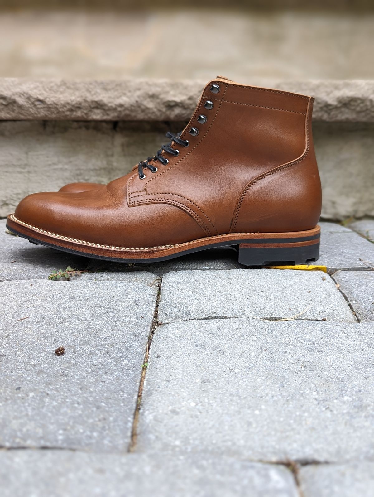 Photo by Nonbread on October 1, 2022 of the Viberg Service Boot in Maryam Moss Horsebutt.