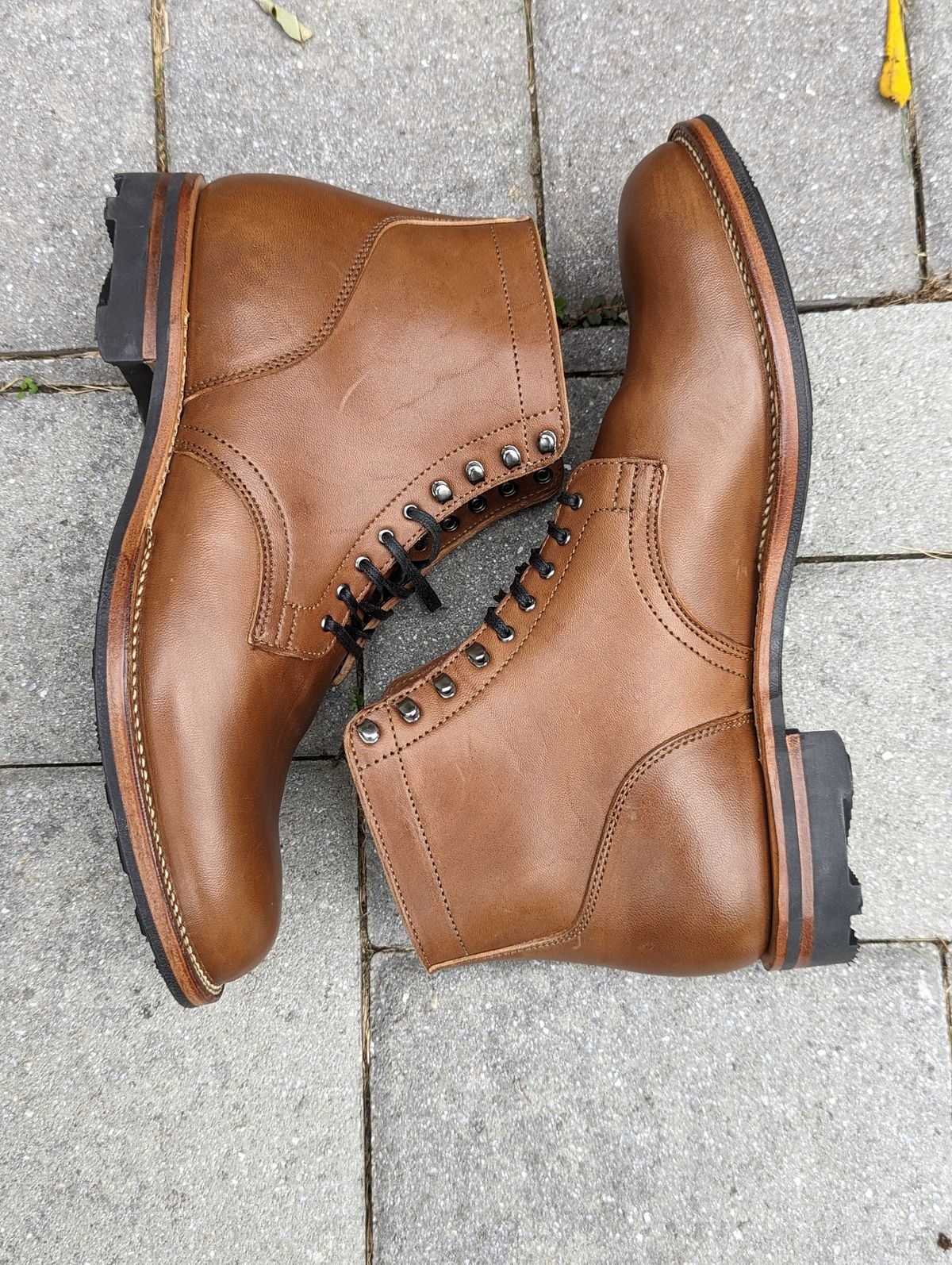 Photo by Nonbread on October 1, 2022 of the Viberg Service Boot in Maryam Moss Horsebutt.
