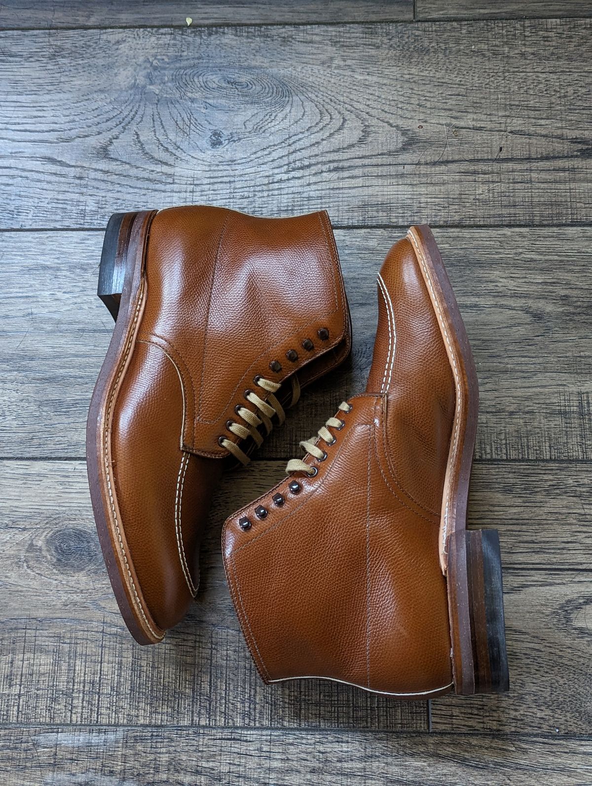 Photo by Nonbread on October 1, 2023 of the Alden Indy Boot in D'Annonay Tan Alpine Grain Calf.