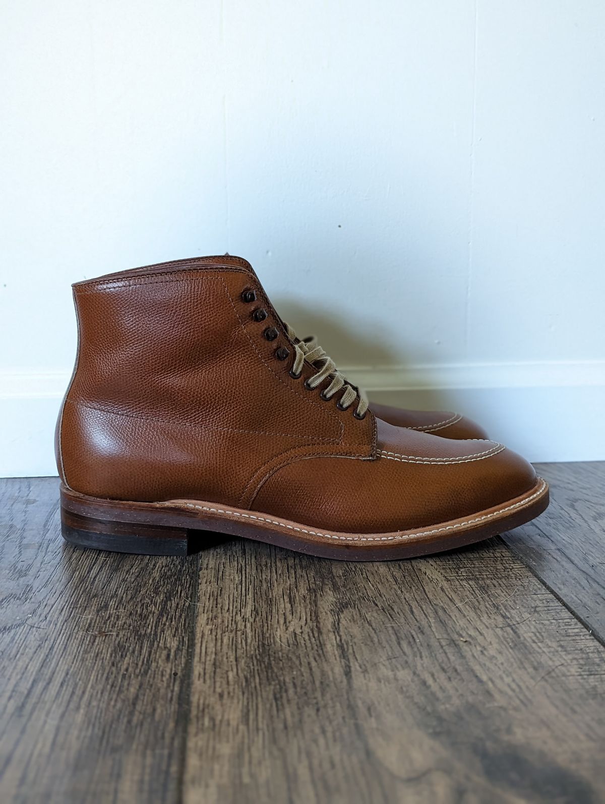 Photo by Nonbread on October 1, 2023 of the Alden Indy Boot in D'Annonay Tan Alpine Grain Calf.