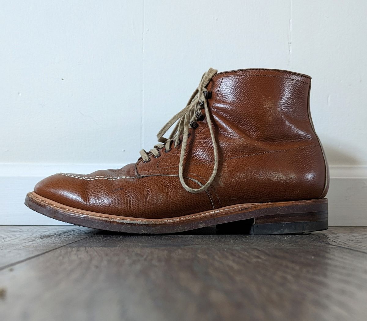Photo by Nonbread on November 5, 2023 of the Alden Indy Boot in D'Annonay Tan Alpine Grain Calf.