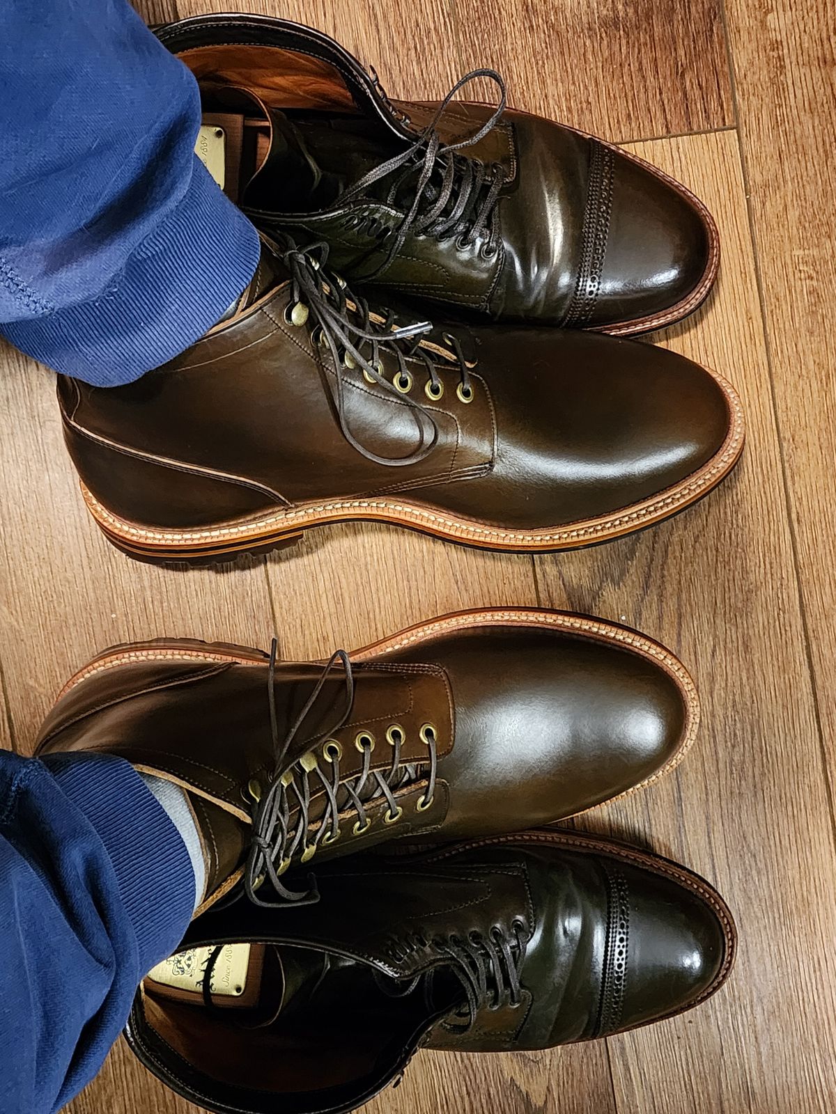 Photo by sasquatch on October 3, 2024 of the Grant Stone Diesel Boot in Horween Dark Olive Chromexcel.