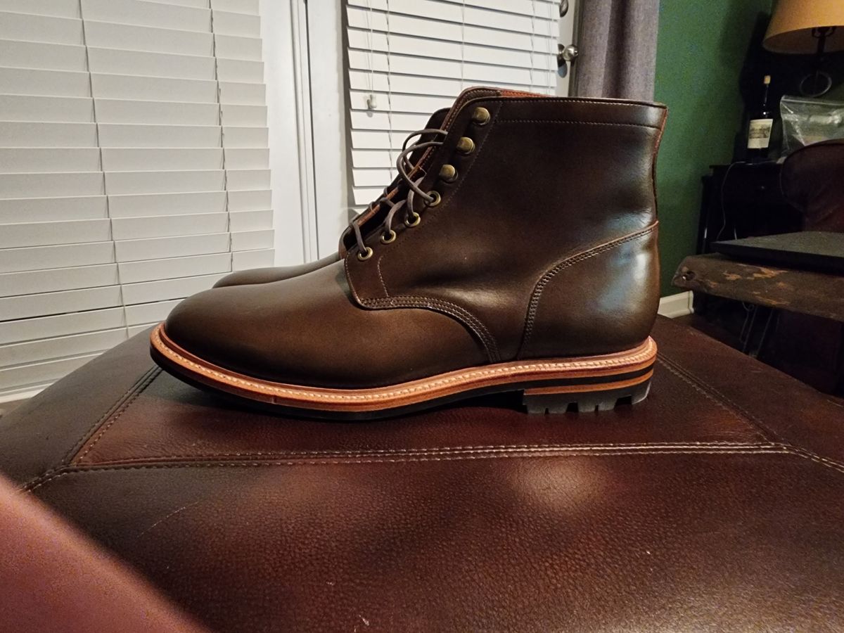 Photo by sasquatch on October 3, 2024 of the Grant Stone Diesel Boot in Horween Dark Olive Chromexcel.