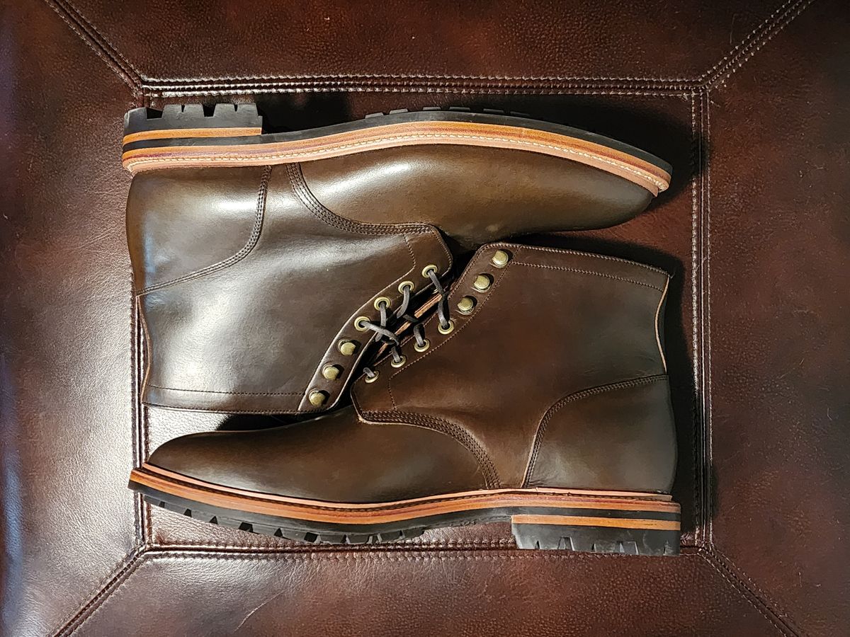 Photo by sasquatch on October 3, 2024 of the Grant Stone Diesel Boot in Horween Dark Olive Chromexcel.