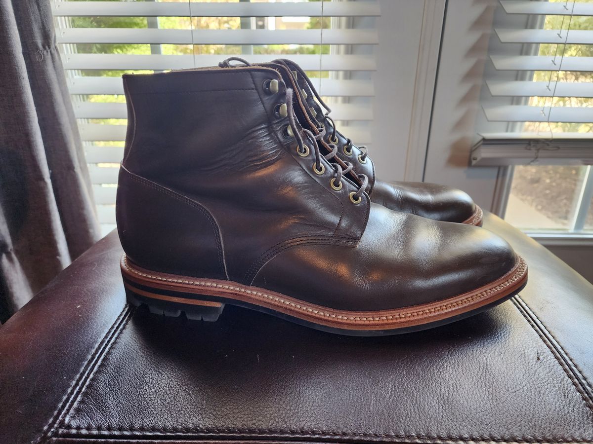 Photo by sasquatch on November 5, 2024 of the Grant Stone Diesel Boot in Horween Dark Olive Chromexcel.