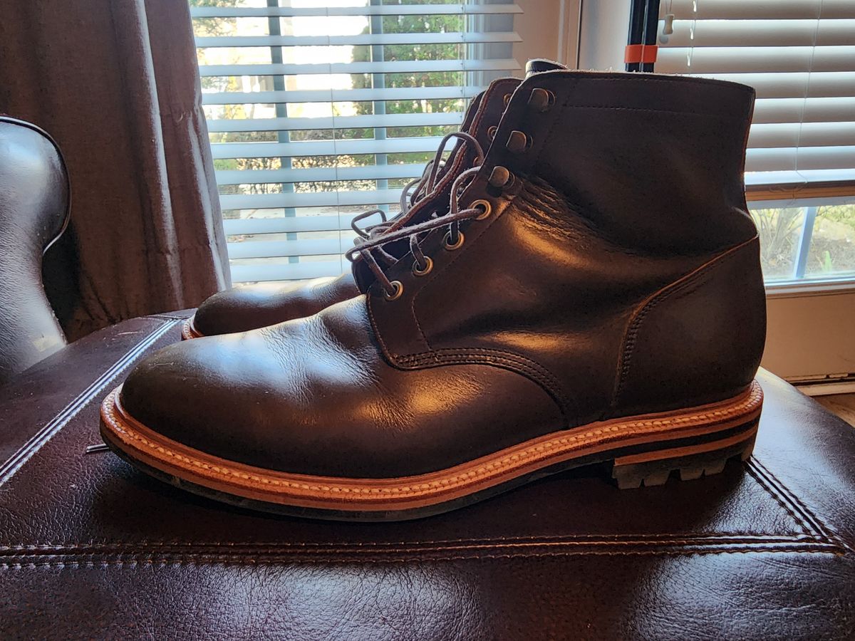 Photo by sasquatch on December 6, 2024 of the Grant Stone Diesel Boot in Horween Dark Olive Chromexcel.