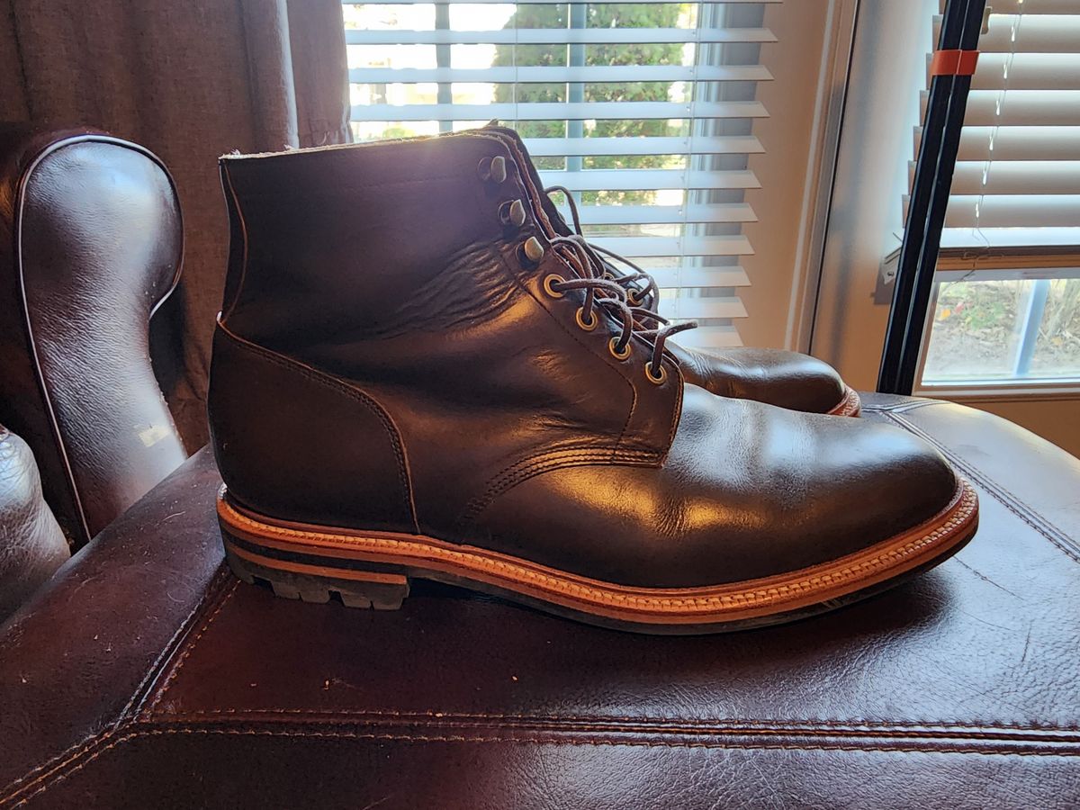 Photo by sasquatch on December 6, 2024 of the Grant Stone Diesel Boot in Horween Dark Olive Chromexcel.