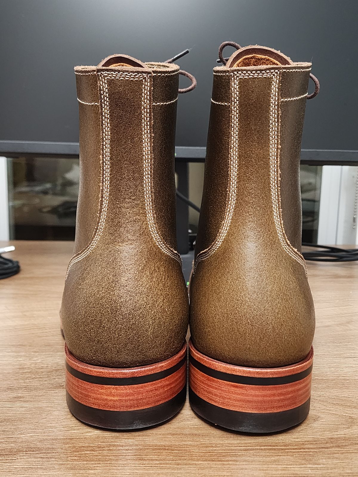 Photo by sasquatch on October 1, 2025 of the Imperium Radical in Horween Olive Waxed Flesh.