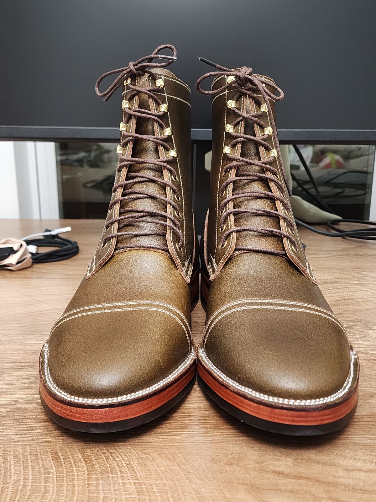 Photo by sasquatch on October 1, 2025 of the Imperium Radical in Horween Olive Waxed Flesh.