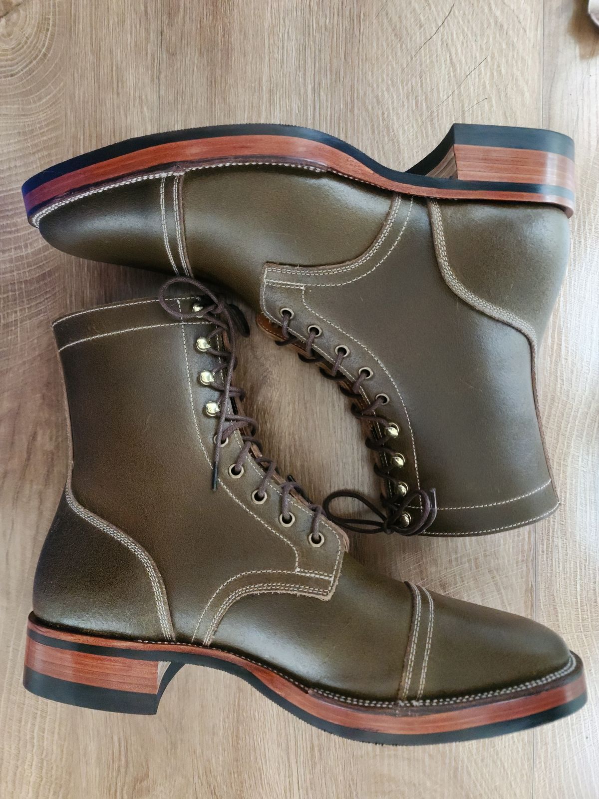 Photo by sasquatch on October 1, 2025 of the Imperium Radical in Horween Olive Waxed Flesh.