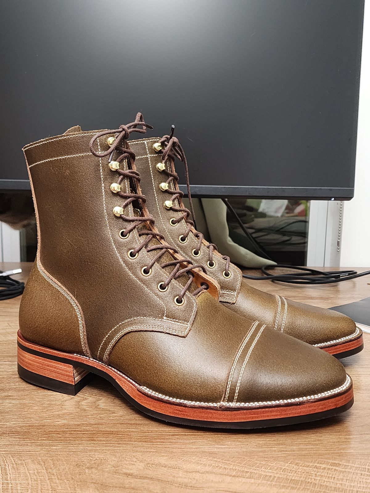 Photo by sasquatch on October 1, 2025 of the Imperium Radical in Horween Olive Waxed Flesh.
