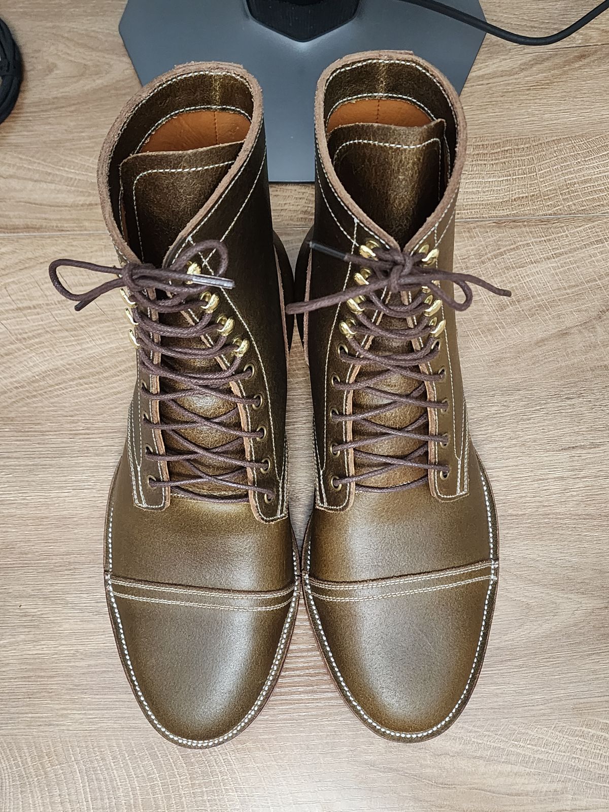 Photo by sasquatch on October 1, 2025 of the Imperium Radical in Horween Olive Waxed Flesh.