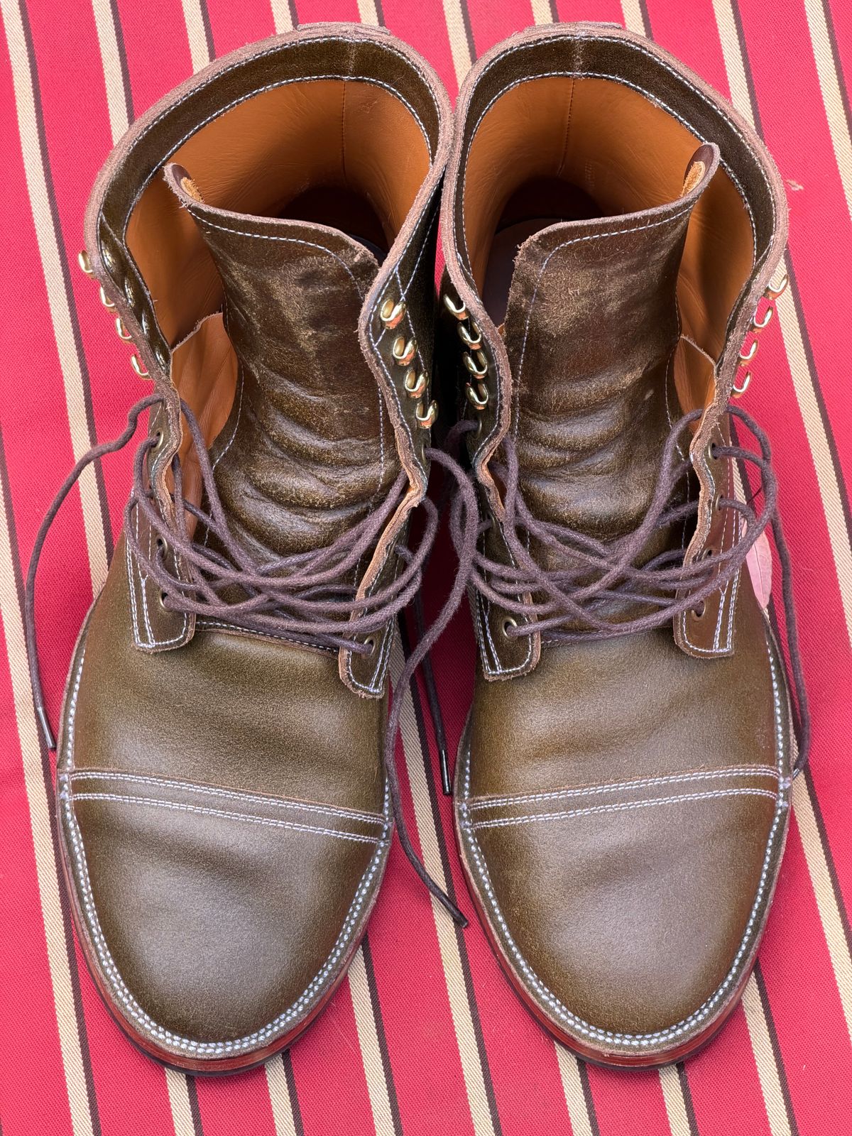 Photo by sasquatch on November 3, 2025 of the Imperium Radical in Horween Olive Waxed Flesh.