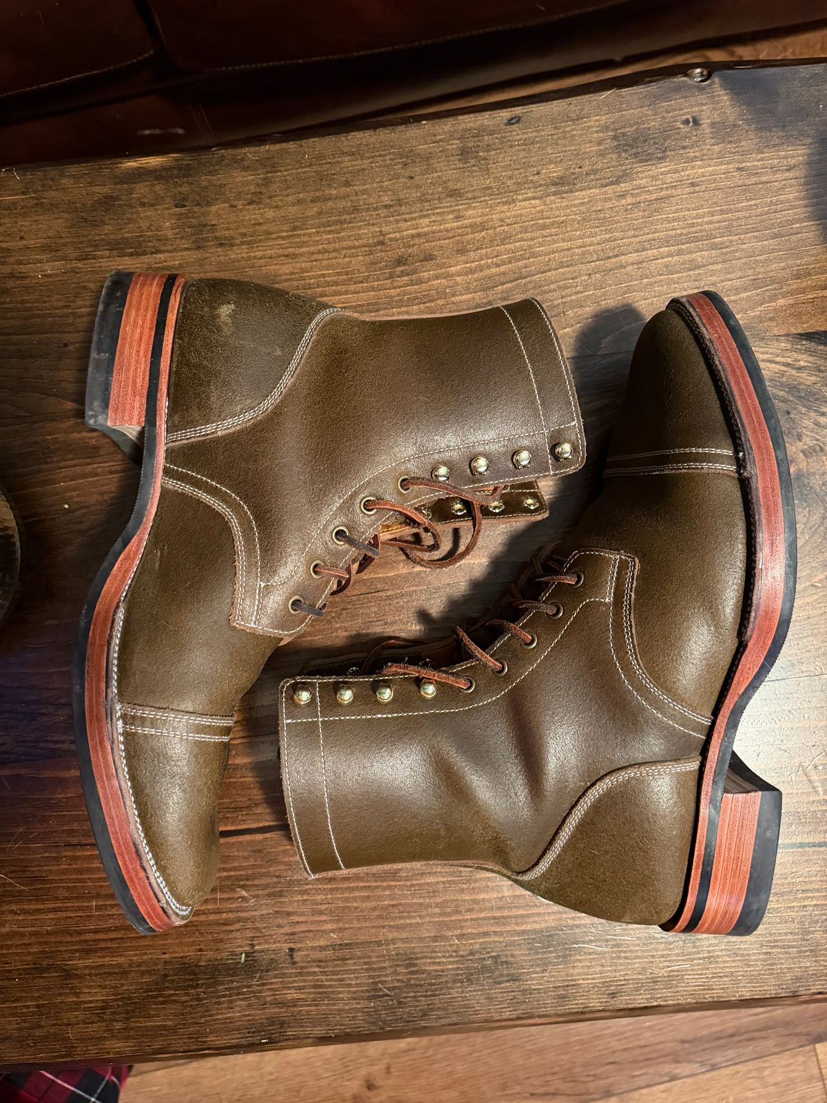 Photo by sasquatch on December 5, 2025 of the Imperium Radical in Horween Olive Waxed Flesh.