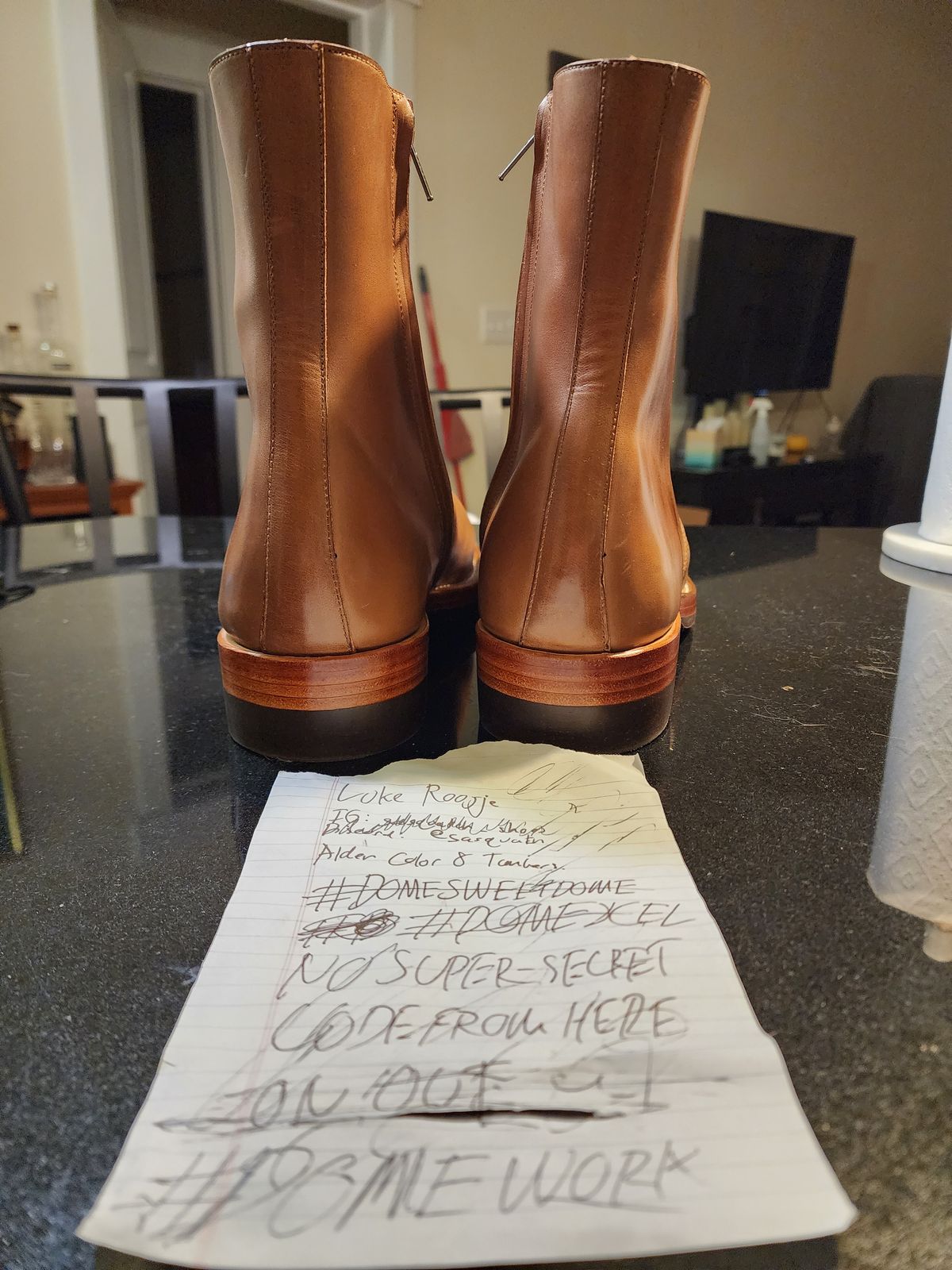 Photo by sasquatch on October 2, 2022 of the Benzein The Stride Side Zip Boots in Maryam Toscanello Horsebutt.