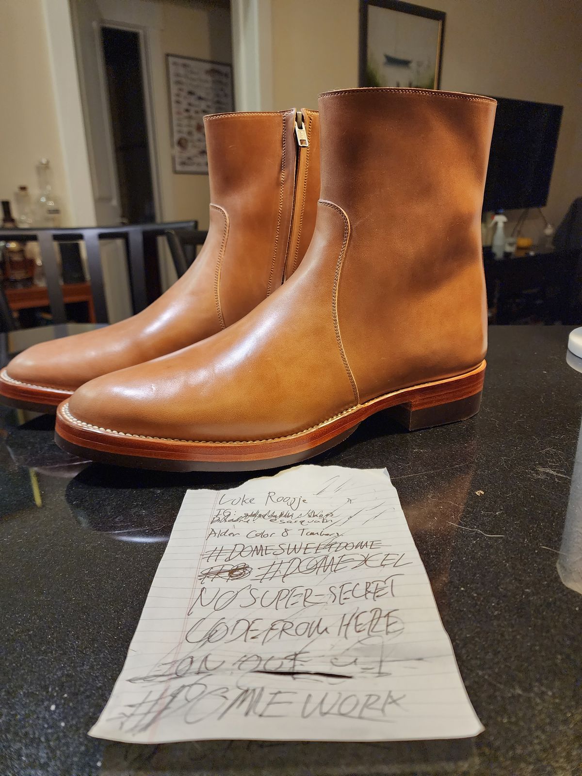 Photo by sasquatch on October 2, 2022 of the Benzein The Stride Side Zip Boots in Maryam Toscanello Horsebutt.